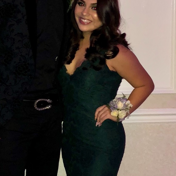 Emerald/Dark Green prom dress - Picture 5 of 6